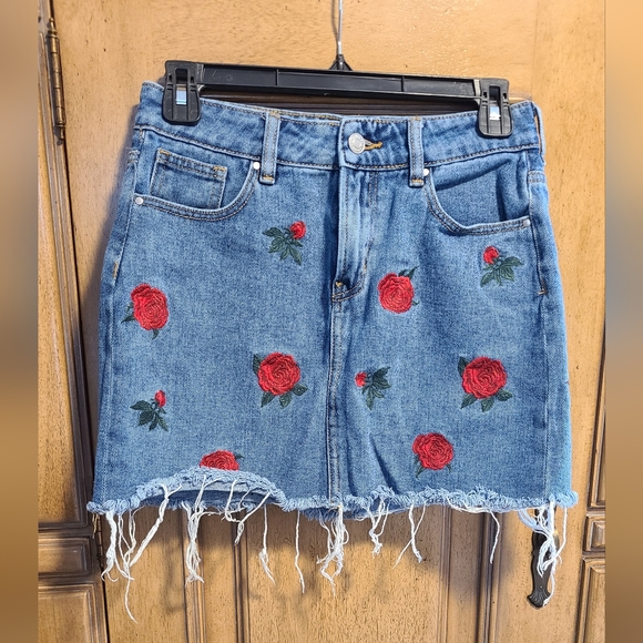 PacSun Dresses & Skirts - Pacsun Denim Mini Skirt Embroidered Red Rose Sz 25